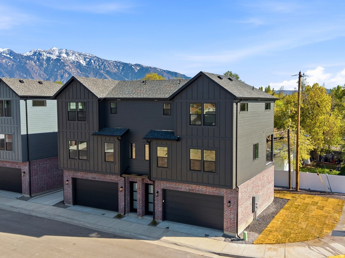 WOODHAVEN ESTATES - Residential Income