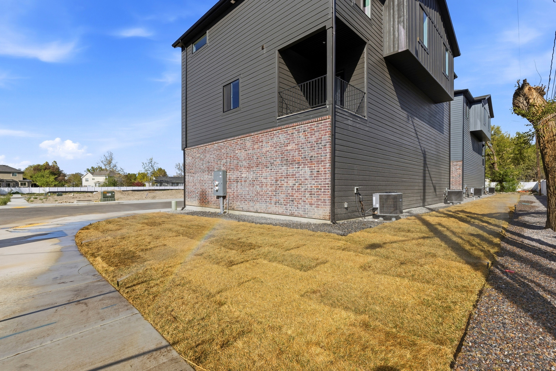 WOODHAVEN ESTATES - Residential Income