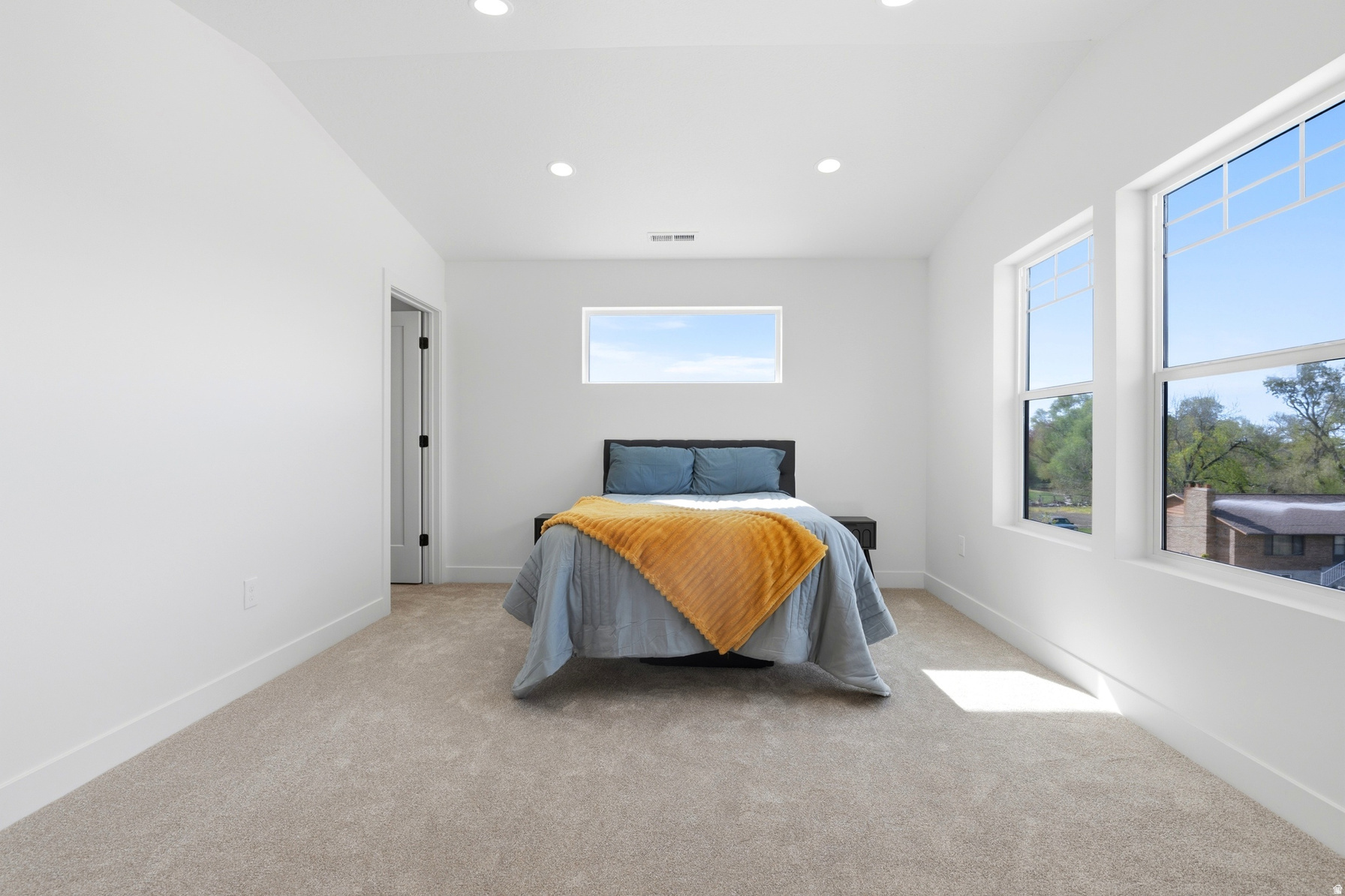 WOODHAVEN ESTATES - Residential Income