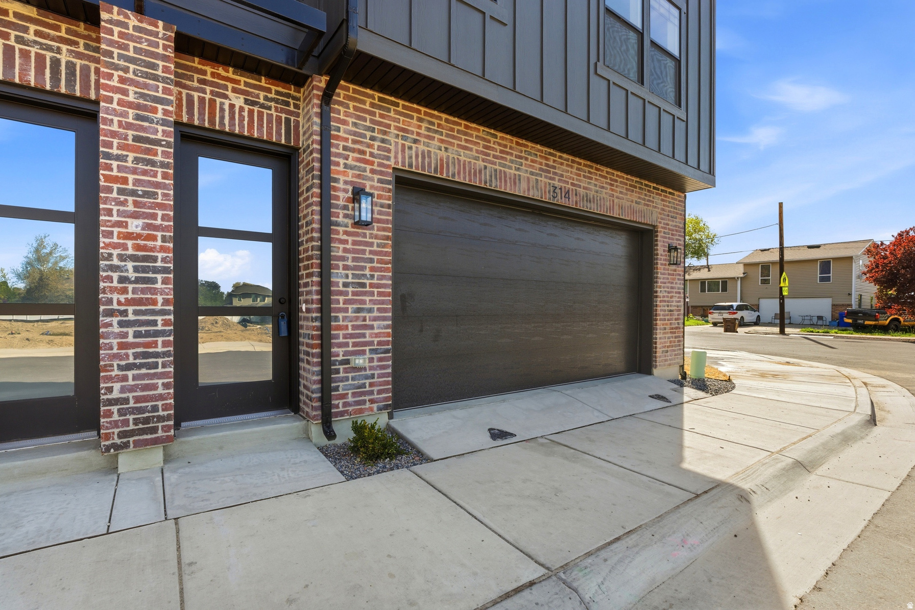 WOODHAVEN ESTATES - Residential Income