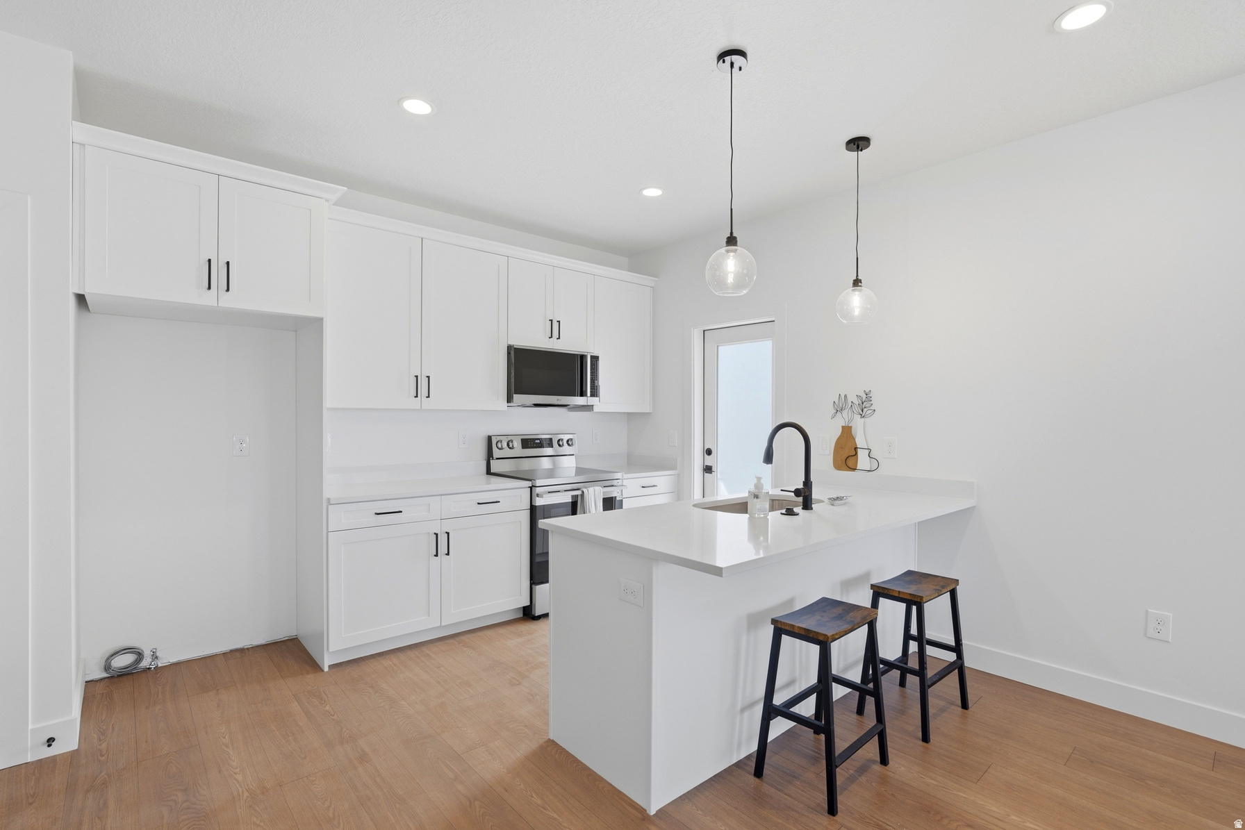 WOODHAVEN ESTATES - Residential Income