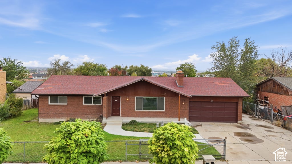 Photo of 10576 S GOLDEN WILLOW DR, Sandy, UT 84070 (MLS # 2190628)