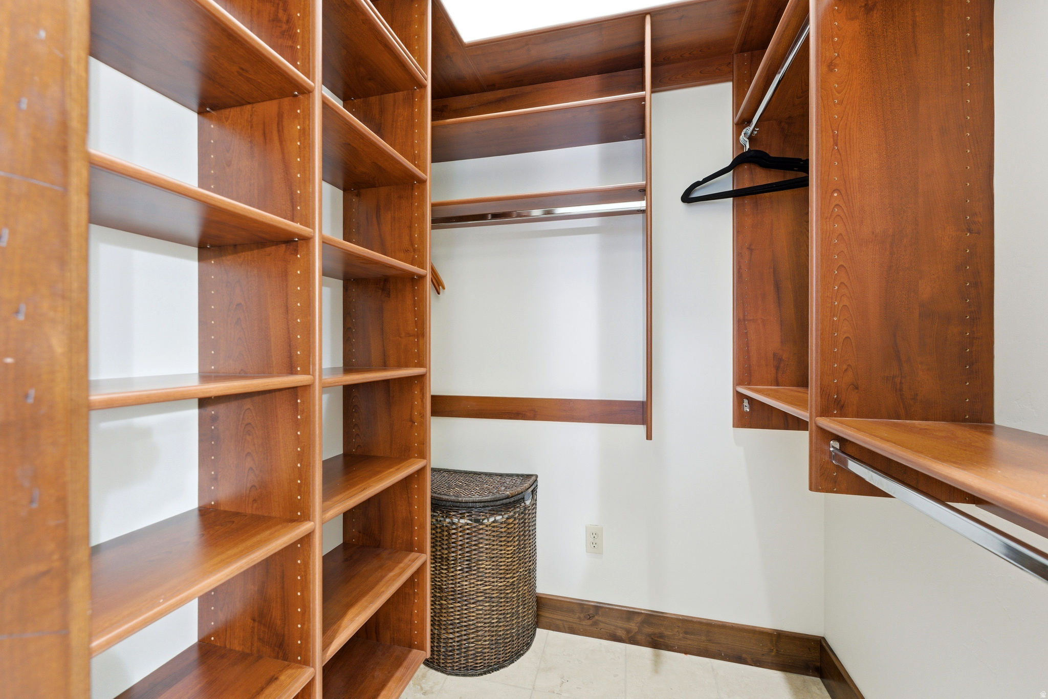 SPIRO CONDOMINIUMS - Residential