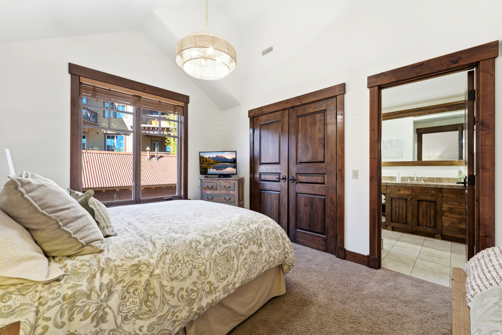 SPIRO CONDOMINIUMS - Residential