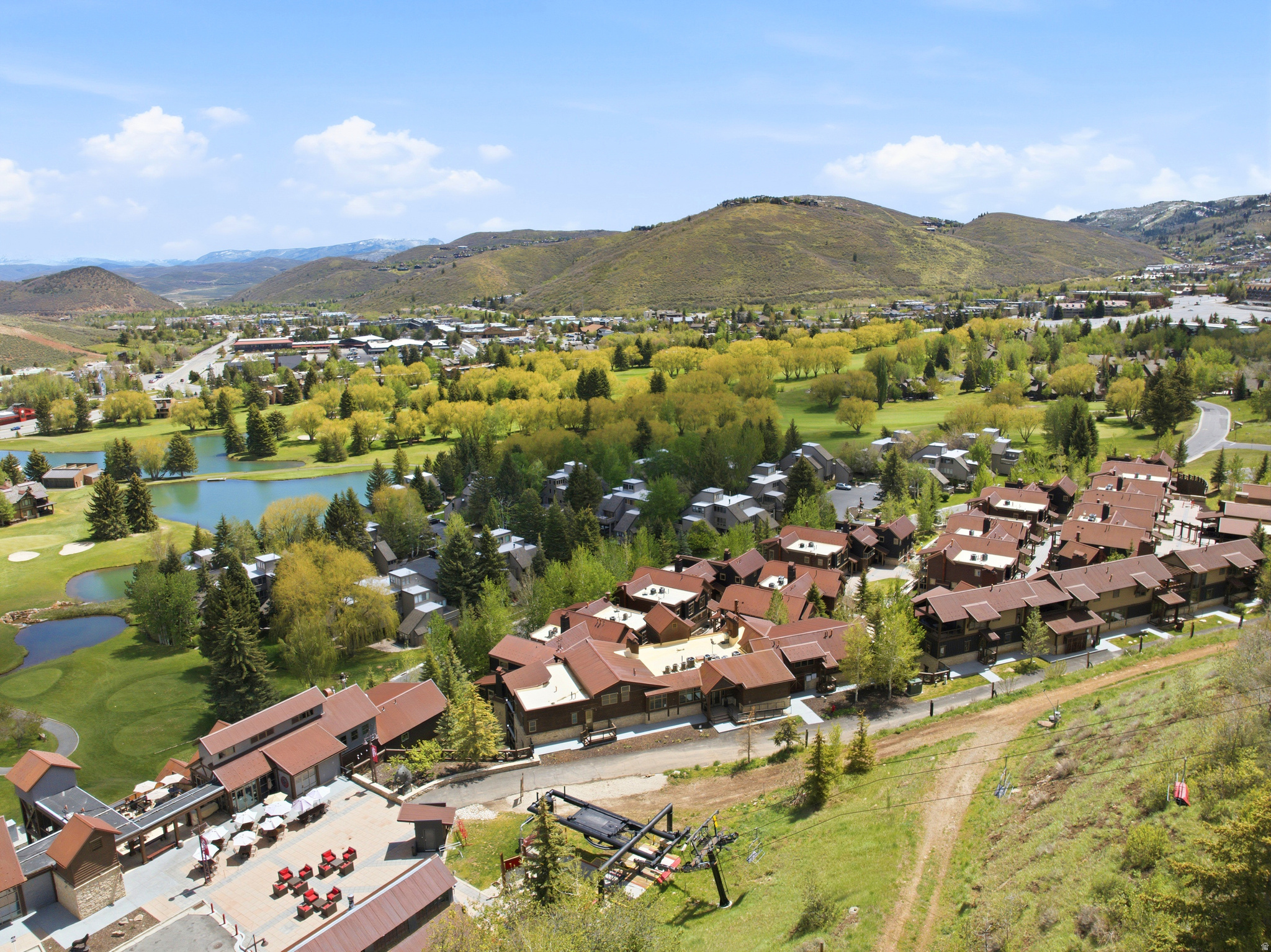 SPIRO CONDOMINIUMS - Residential
