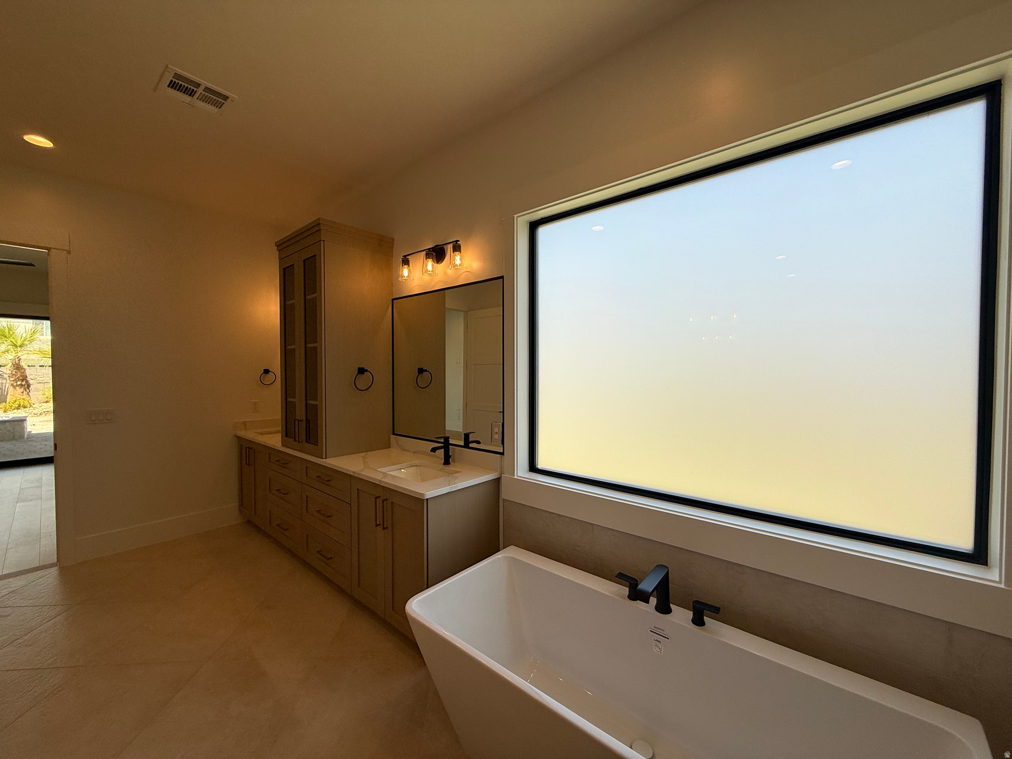 QUEENSRIDGE 3 - Residential