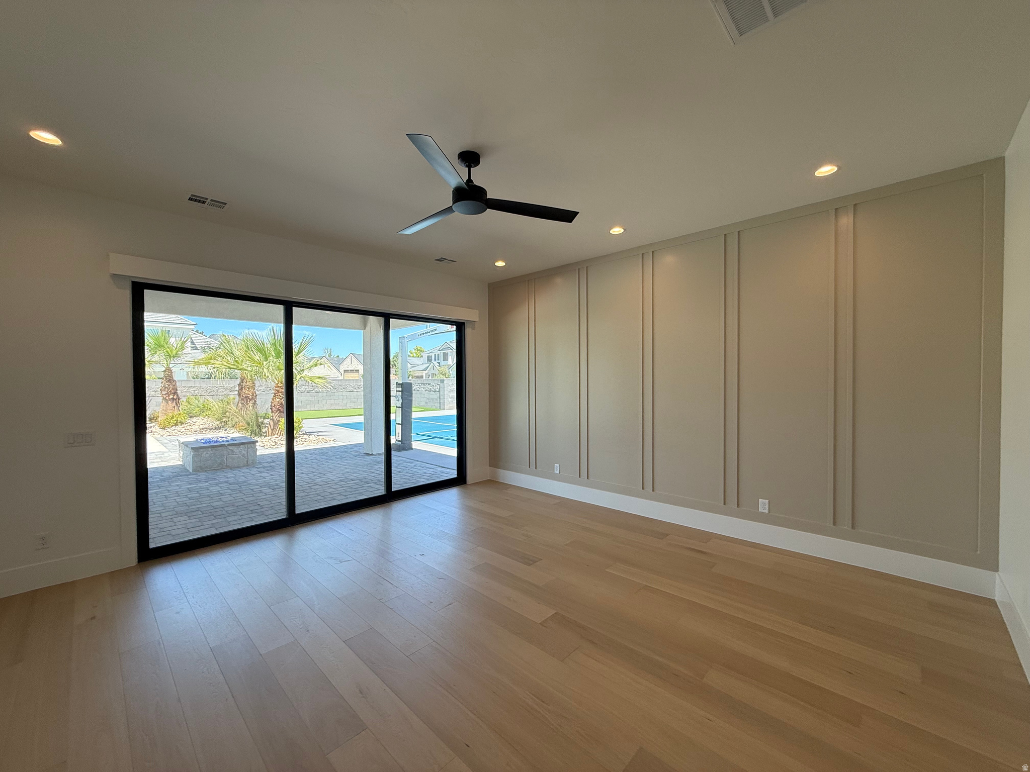 QUEENSRIDGE 3 - Residential