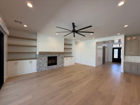 Tiny photo for 831 E QUEENSRIDGE DR, Washington, UT 84780 (MLS # 2157104)