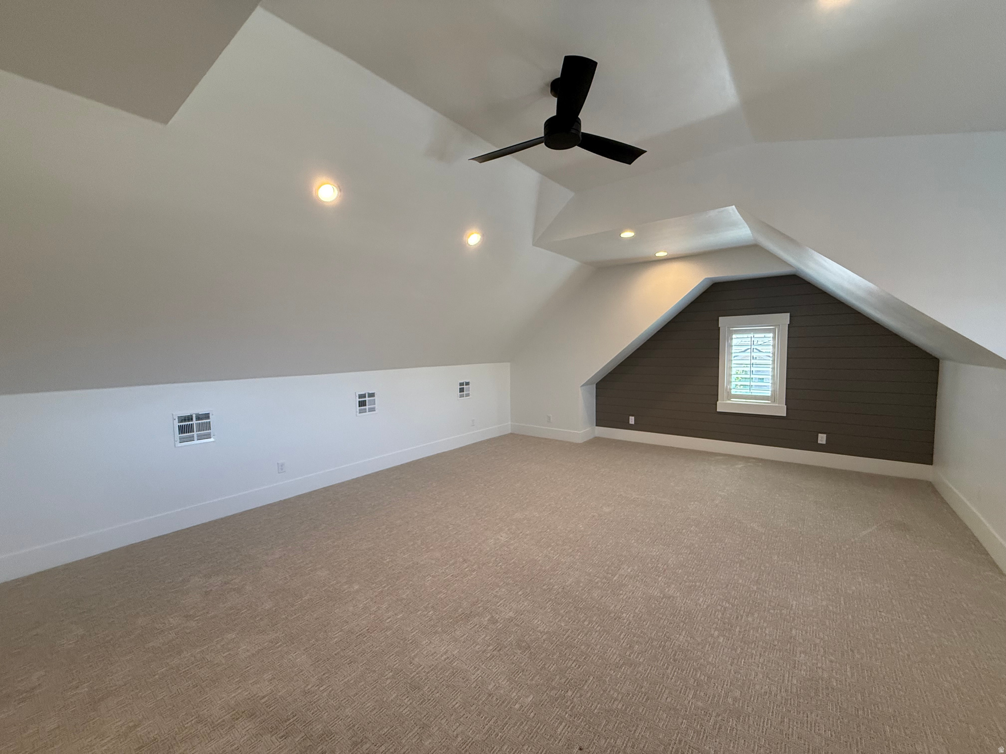 QUEENSRIDGE 3 - Residential