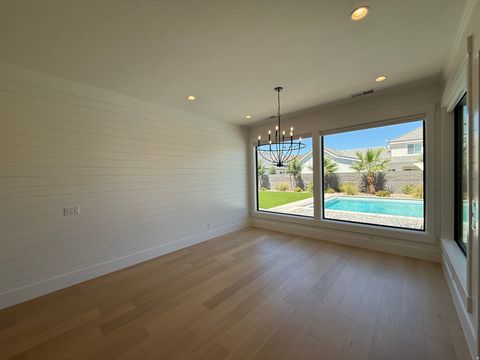 Tiny photo for 831 E QUEENSRIDGE DR, Washington, UT 84780 (MLS # 2157104)