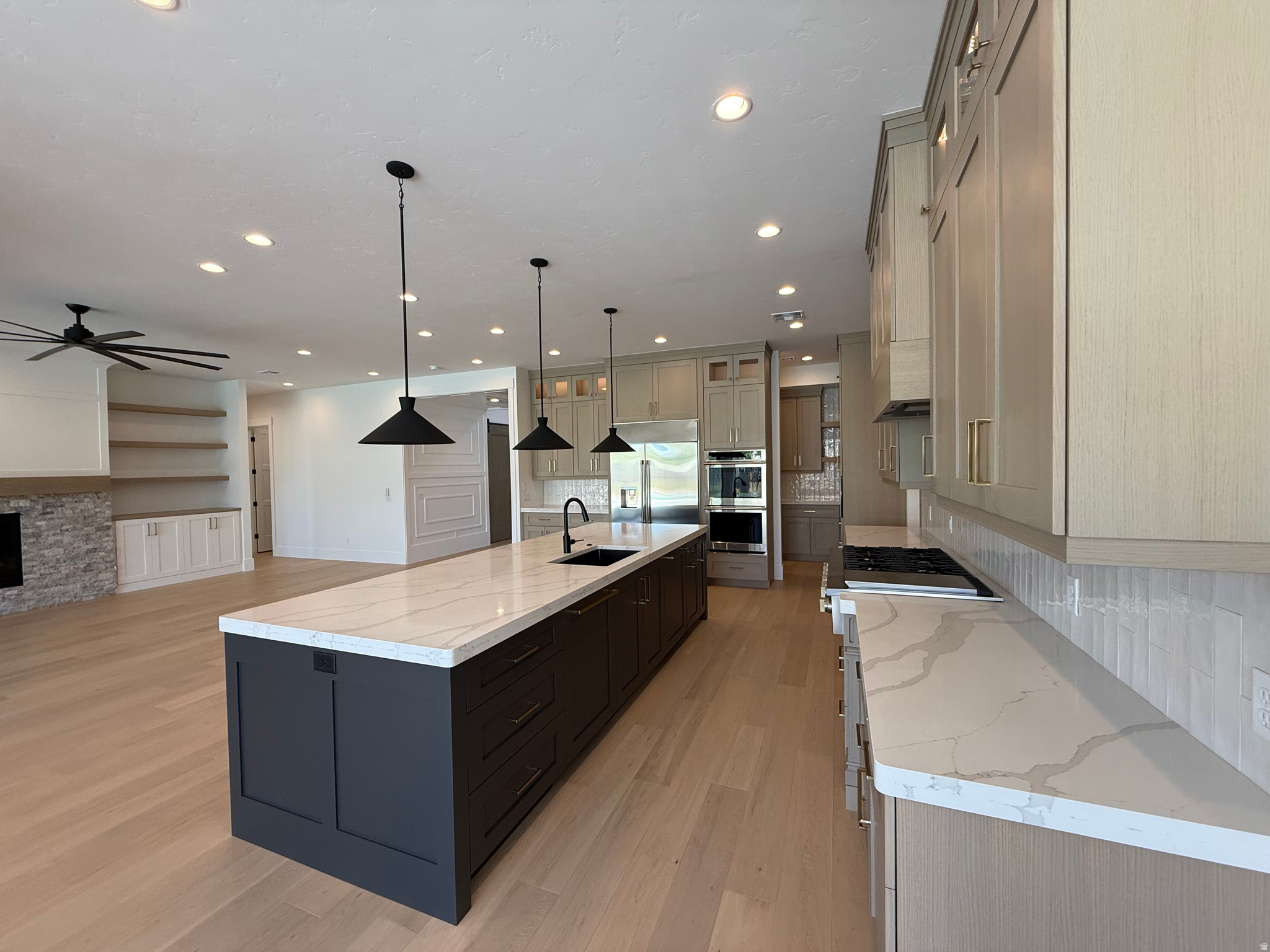 QUEENSRIDGE 3 - Residential