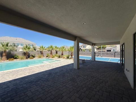 Tiny photo for 831 E QUEENSRIDGE DR, Washington, UT 84780 (MLS # 2157104)