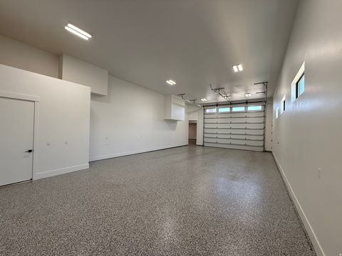 Tiny photo for 831 E QUEENSRIDGE DR, Washington, UT 84780 (MLS # 2157104)