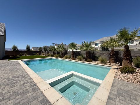 Tiny photo for 831 E QUEENSRIDGE DR, Washington, UT 84780 (MLS # 2157104)