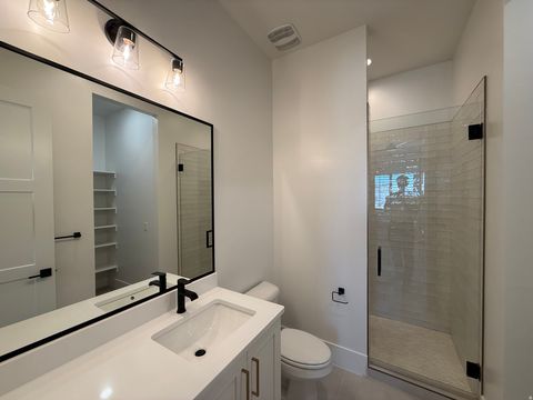 Tiny photo for 831 E QUEENSRIDGE DR, Washington, UT 84780 (MLS # 2157104)