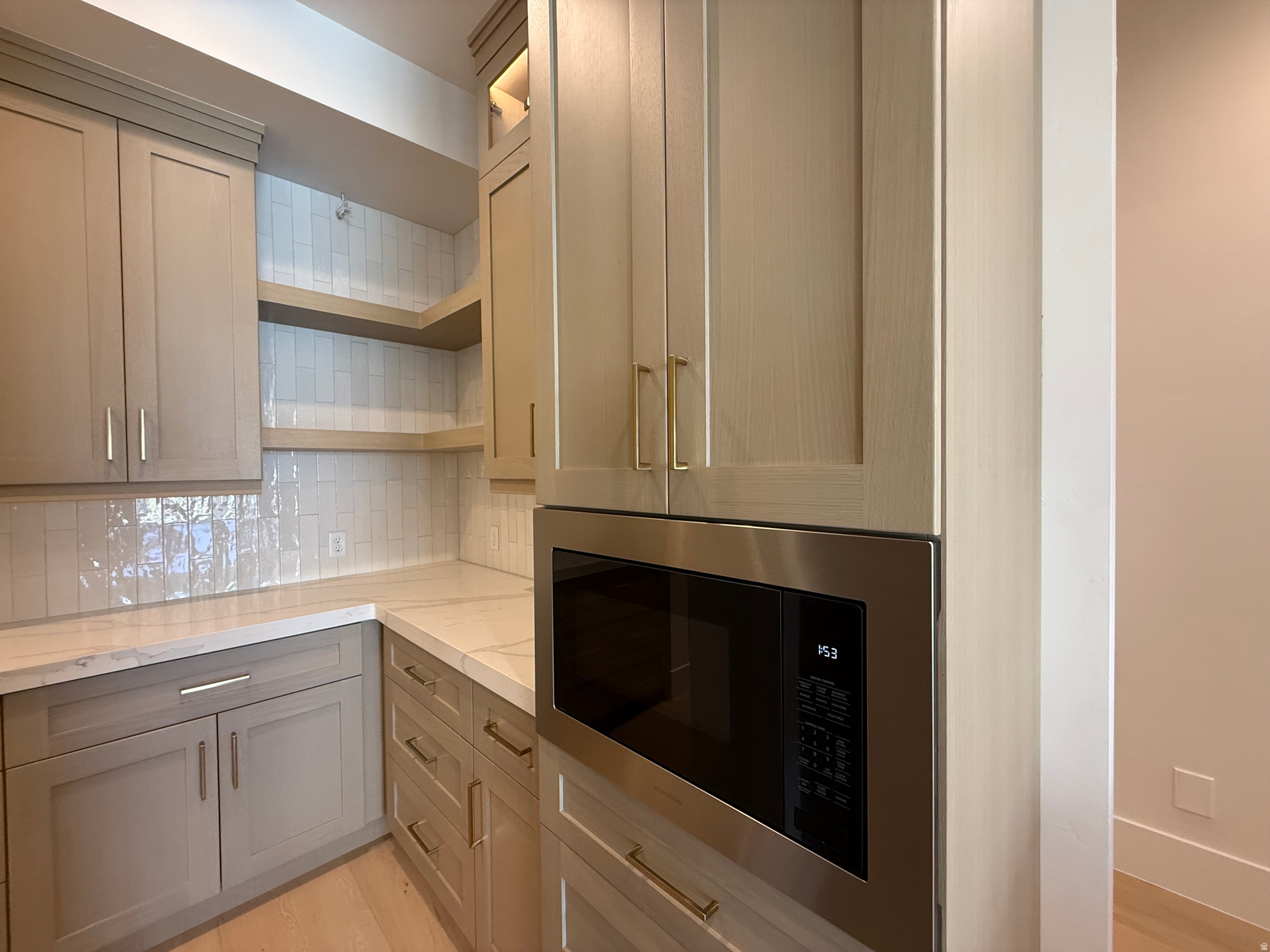 QUEENSRIDGE 3 - Residential