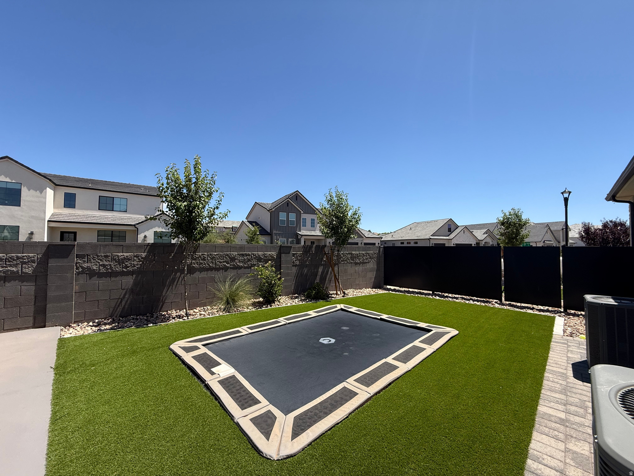 QUEENSRIDGE 3 - Residential