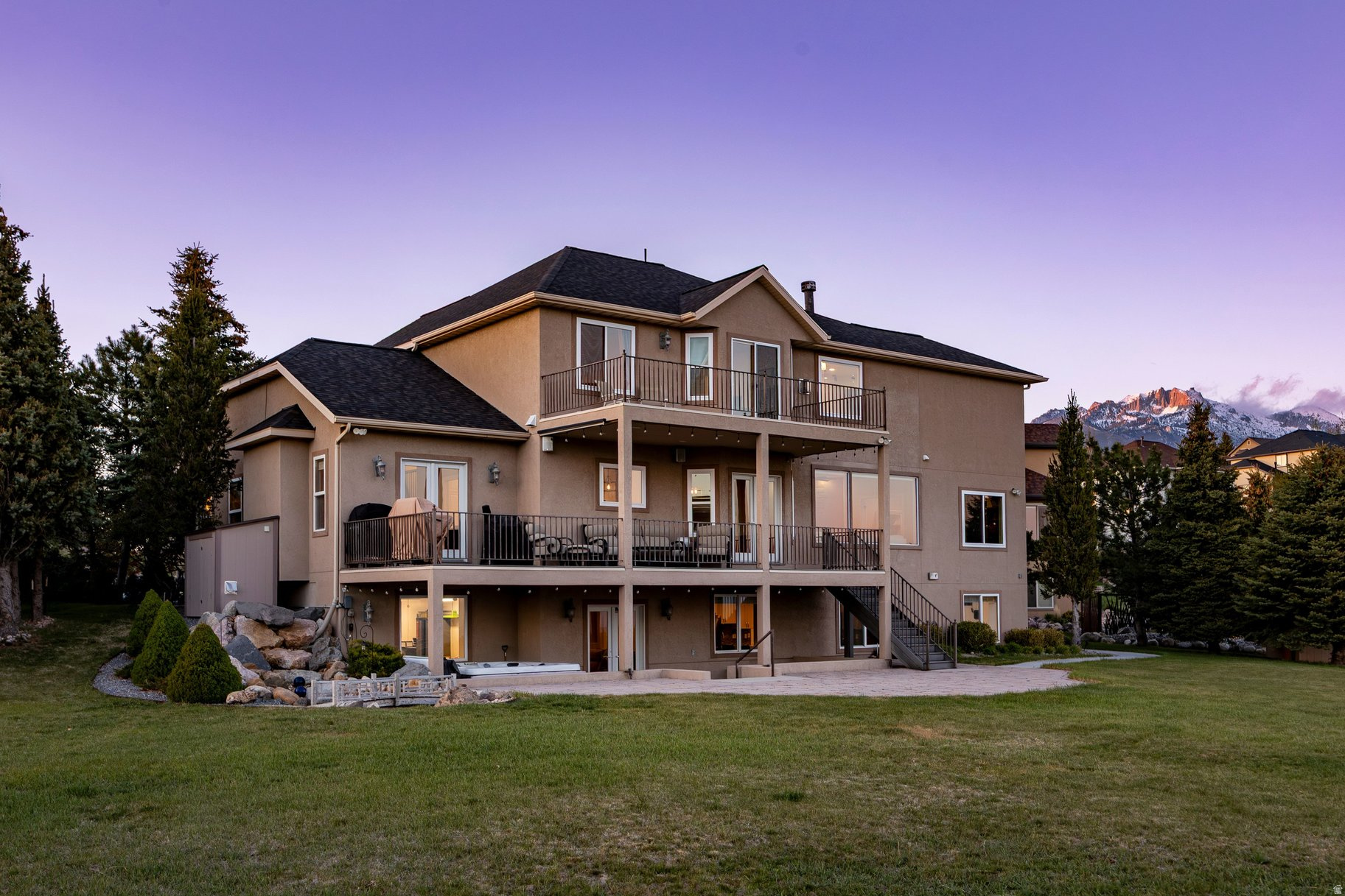 OAK VISTA - Residential