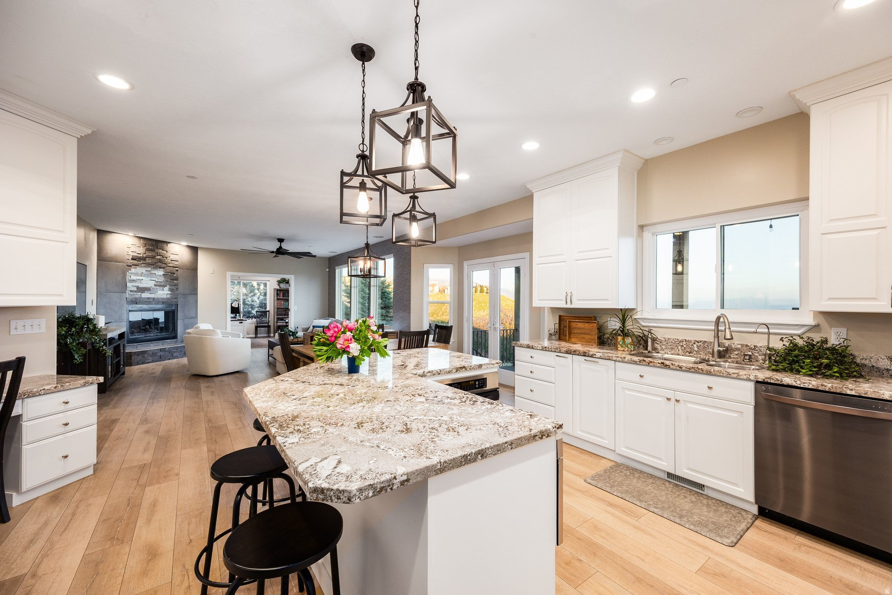OAK VISTA - Residential