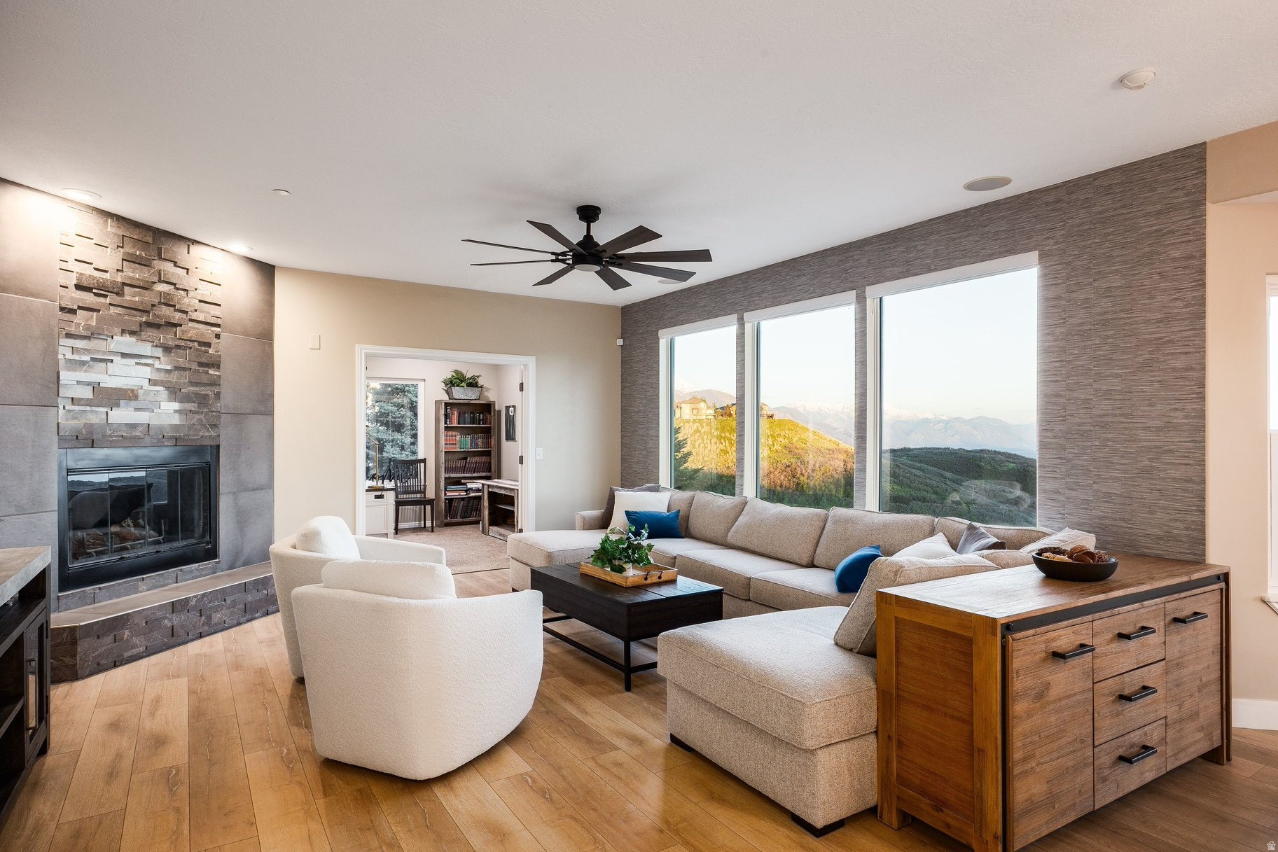 OAK VISTA - Residential