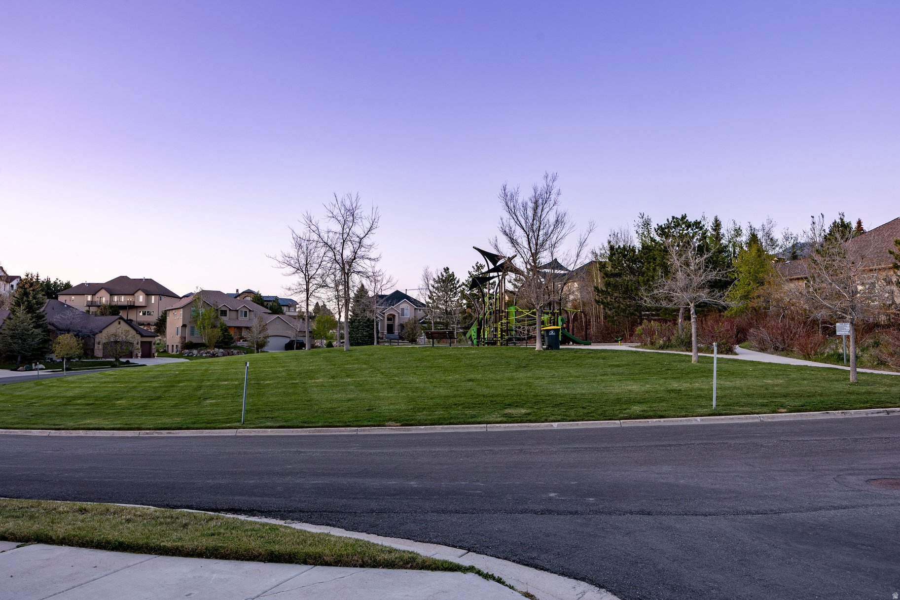 OAK VISTA - Residential