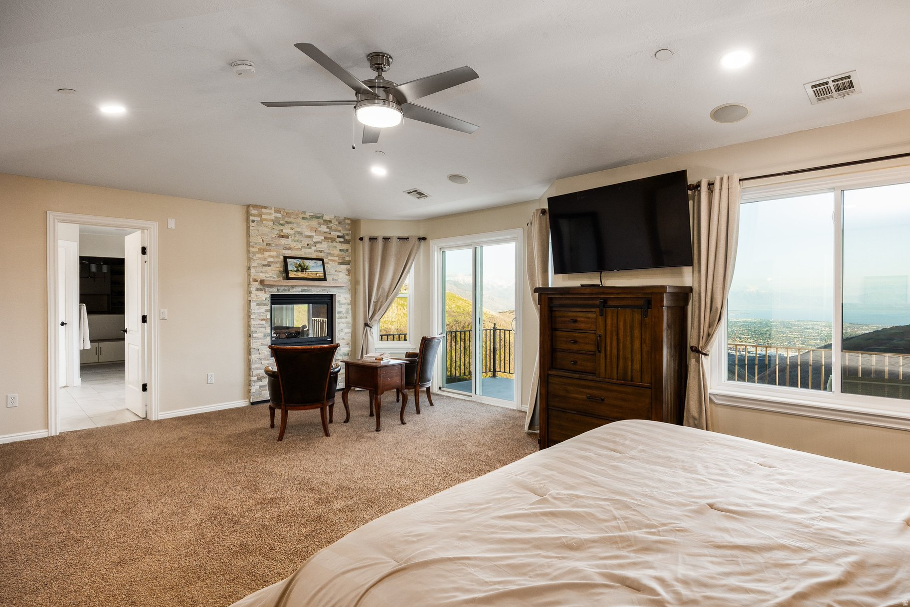 OAK VISTA - Residential