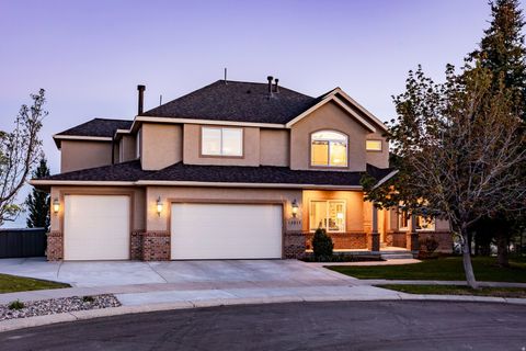 Photo of 15211 S LONE OAK CT, Draper, UT 84020 (MLS # 2156329)