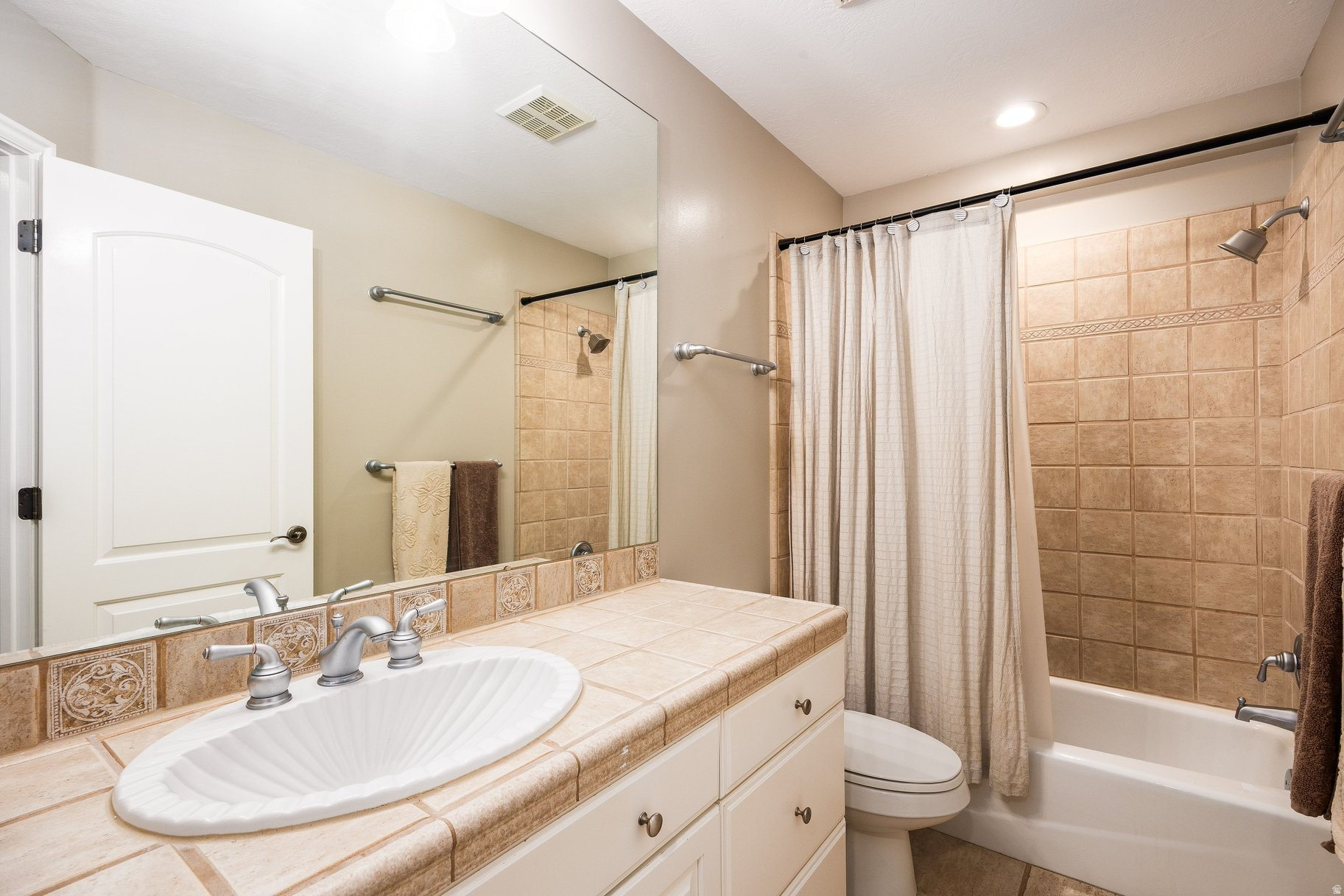 OAK VISTA - Residential