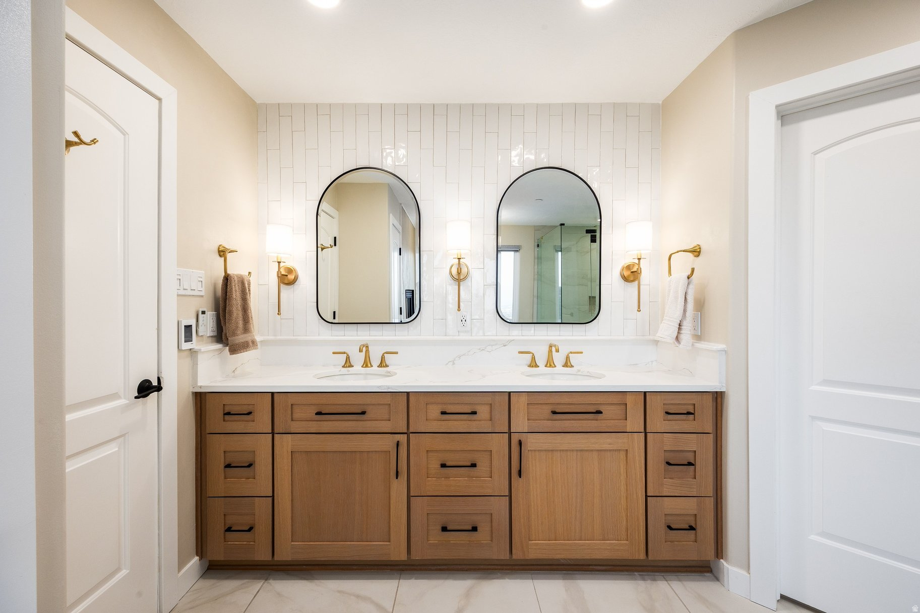 OAK VISTA - Residential