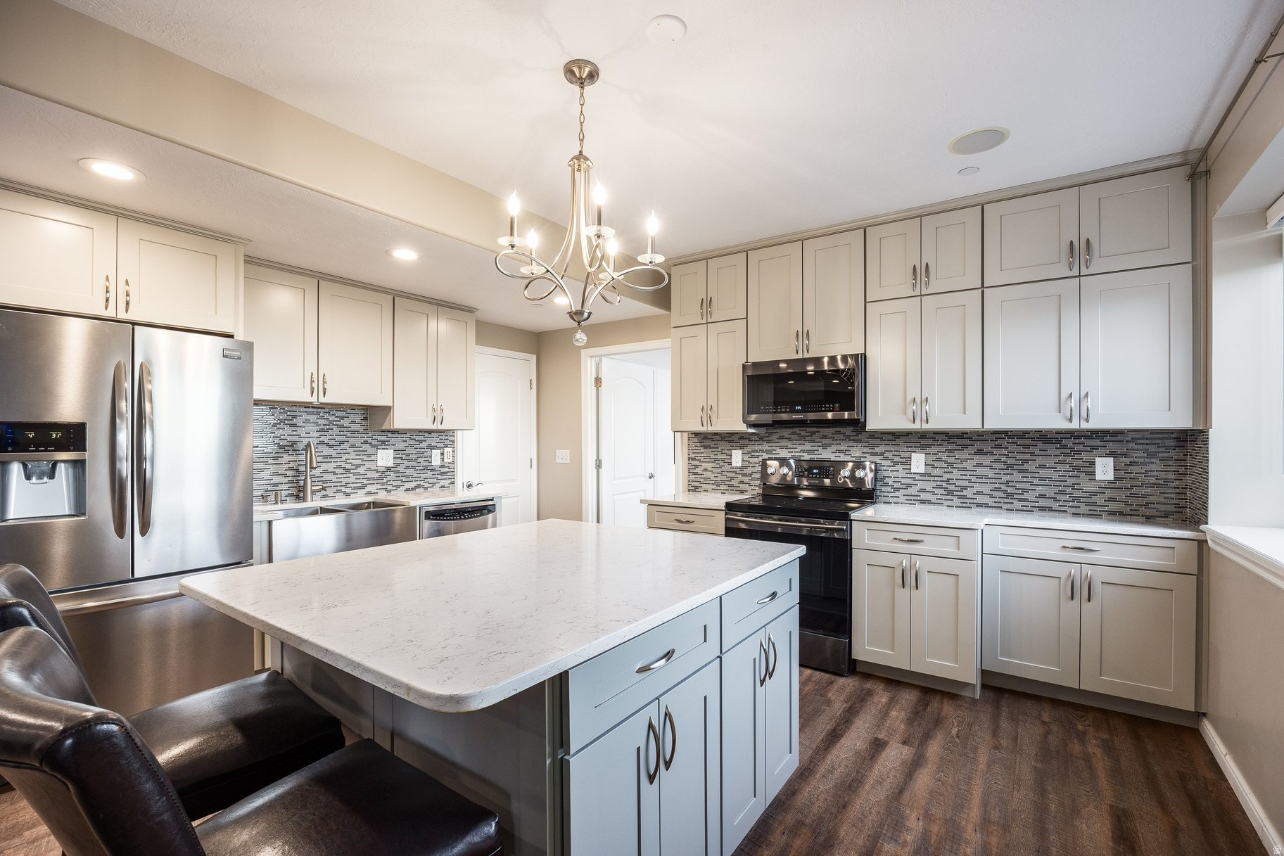 OAK VISTA - Residential