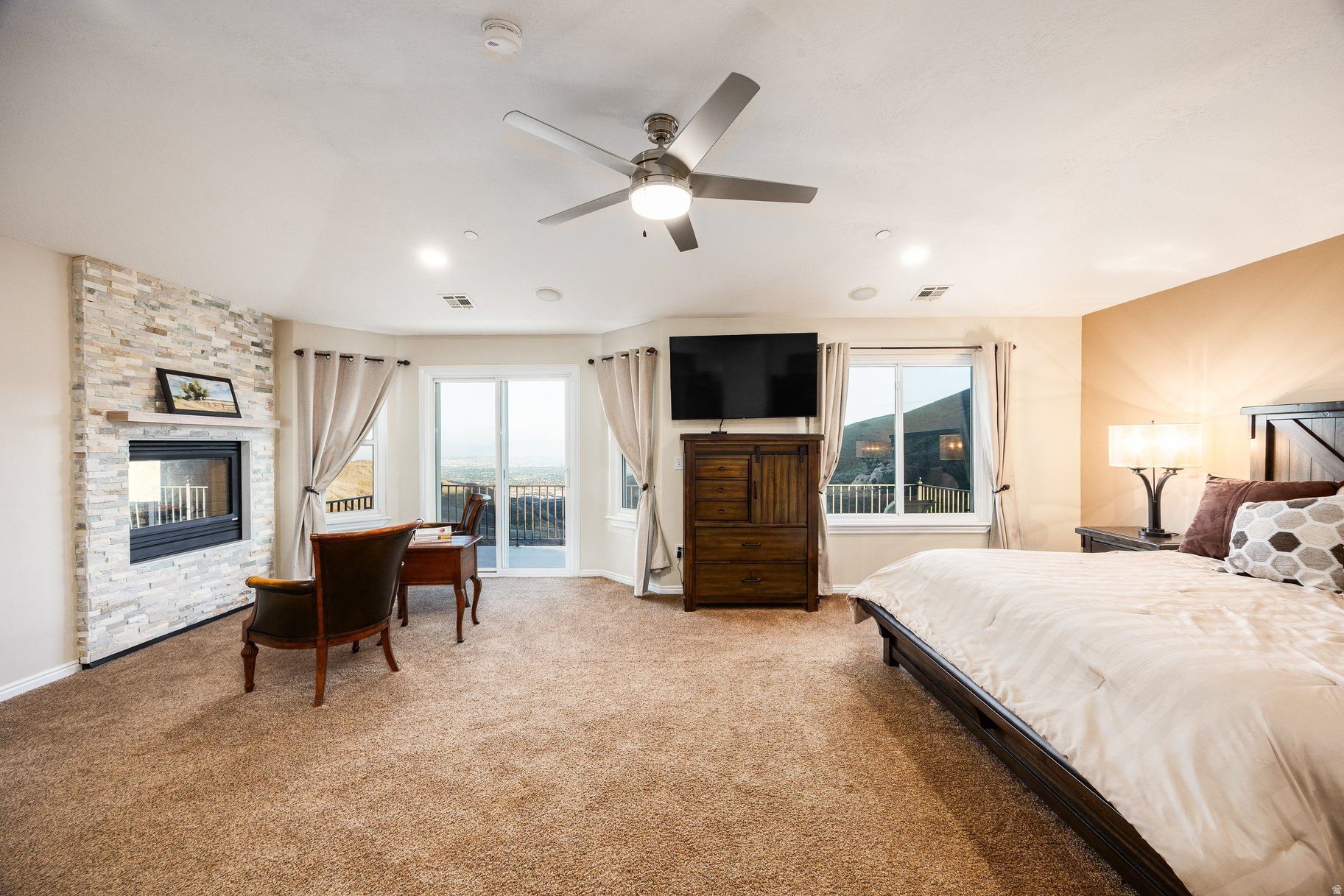 OAK VISTA - Residential