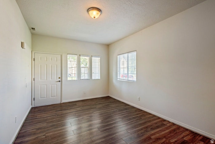 RED OAKS VILLAGE - Residential Lease