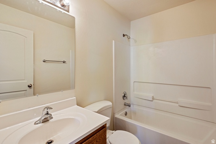 RED OAKS VILLAGE - Residential Lease