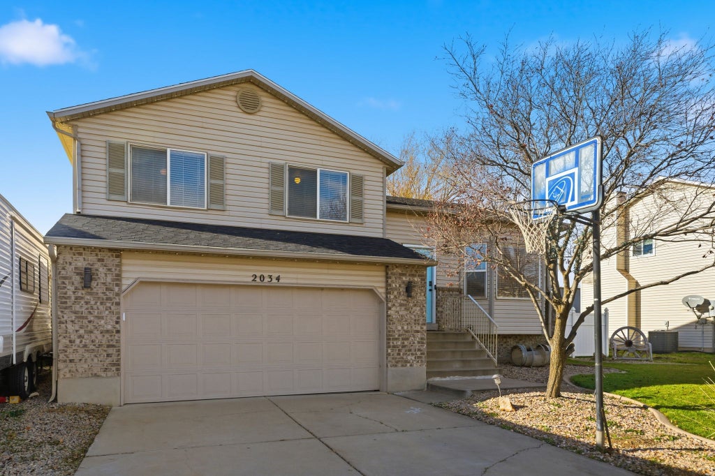 Photo of 2034 S 1600 W, Woods Cross, UT 84087 (MLS # 2167718)