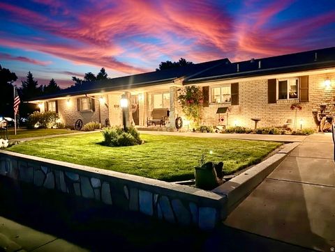 Homes For Sale - 252 E Altamira Dr<br/> Cedar City, UT 84720