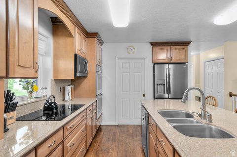 Tiny photo for 19 N LONE PEAK DR, Alpine, UT 84004 (MLS # 2115239)