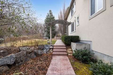 Tiny photo for 1296 E OAKWOOD CIR N, Alpine, UT 84004 (MLS # 2141746)