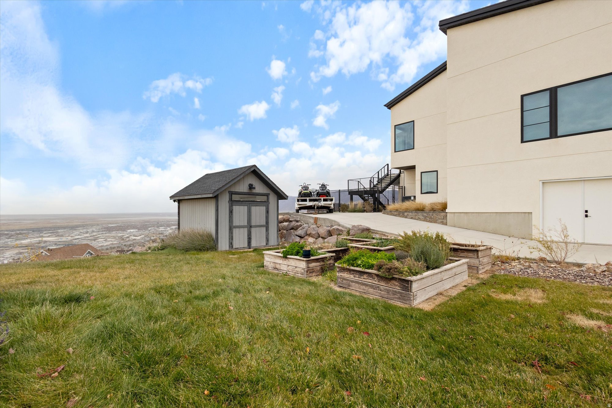 EAGLEPOINTE ESTATES - Residential