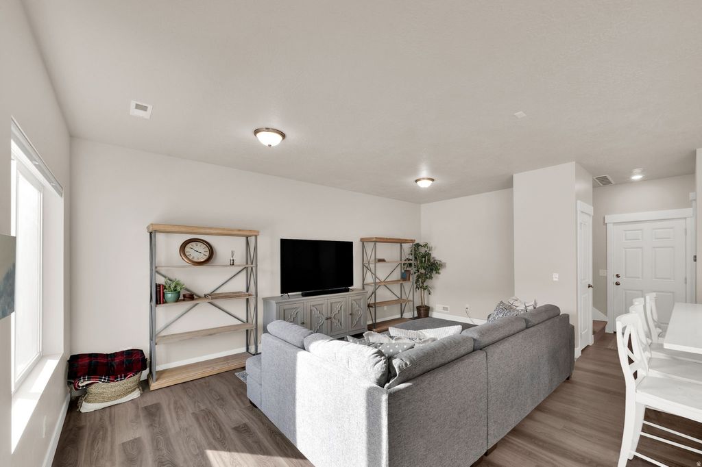 Photo of 462 E LONDON WAY #30, Clearfield, UT 84015 (MLS # 2139402)