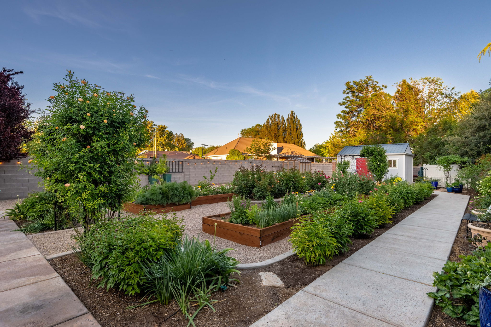 COTTONWOOD CREEK - Residential