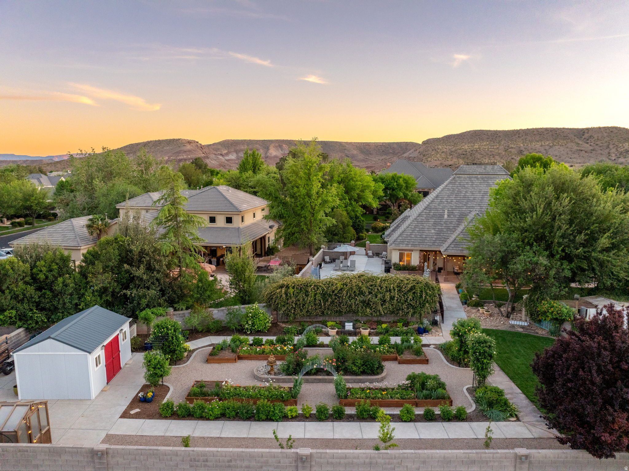 COTTONWOOD CREEK - Residential