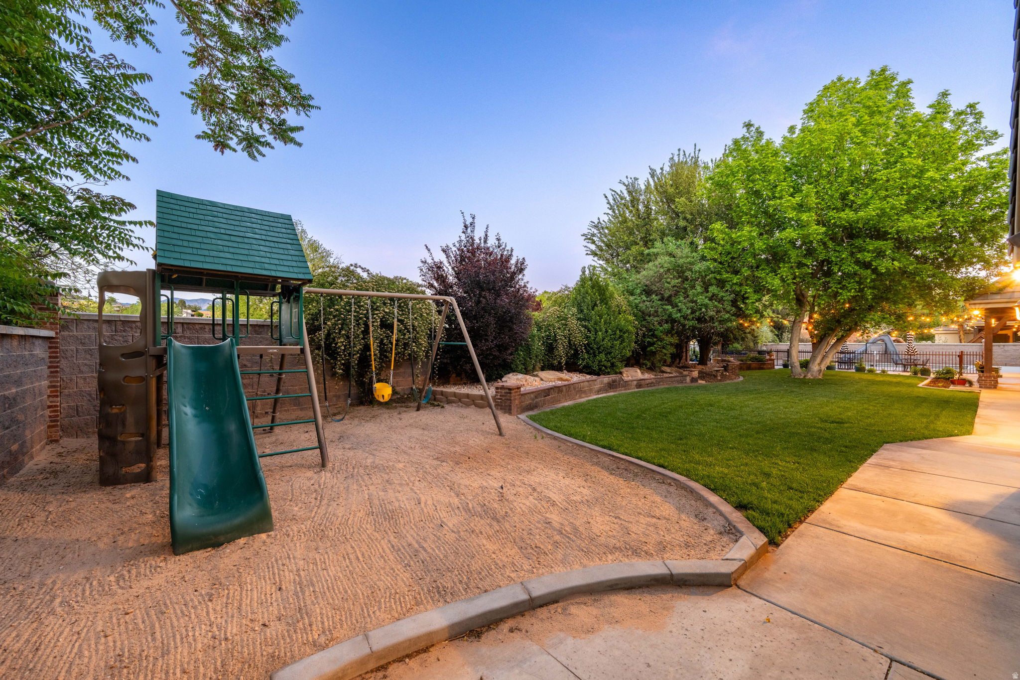 COTTONWOOD CREEK - Residential