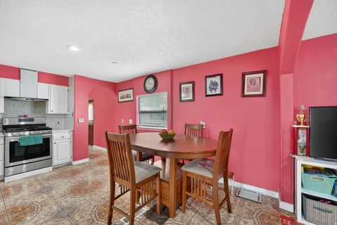 Tiny photo for 188 EXCALIBUR ST #187, North Salt Lake, UT 84054 (MLS # 2137635)
