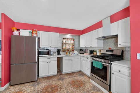 Tiny photo for 188 EXCALIBUR ST #187, North Salt Lake, UT 84054 (MLS # 2137635)