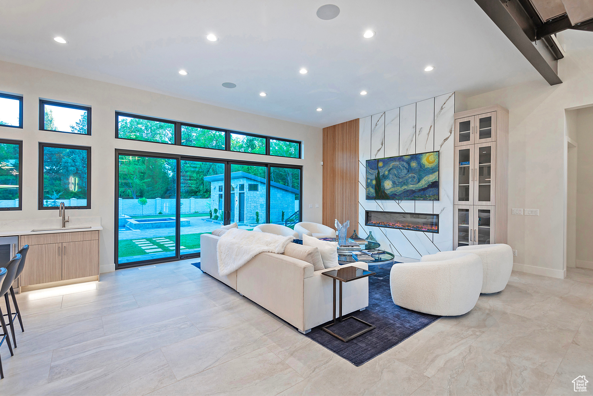 CREEKSIDE - Residential