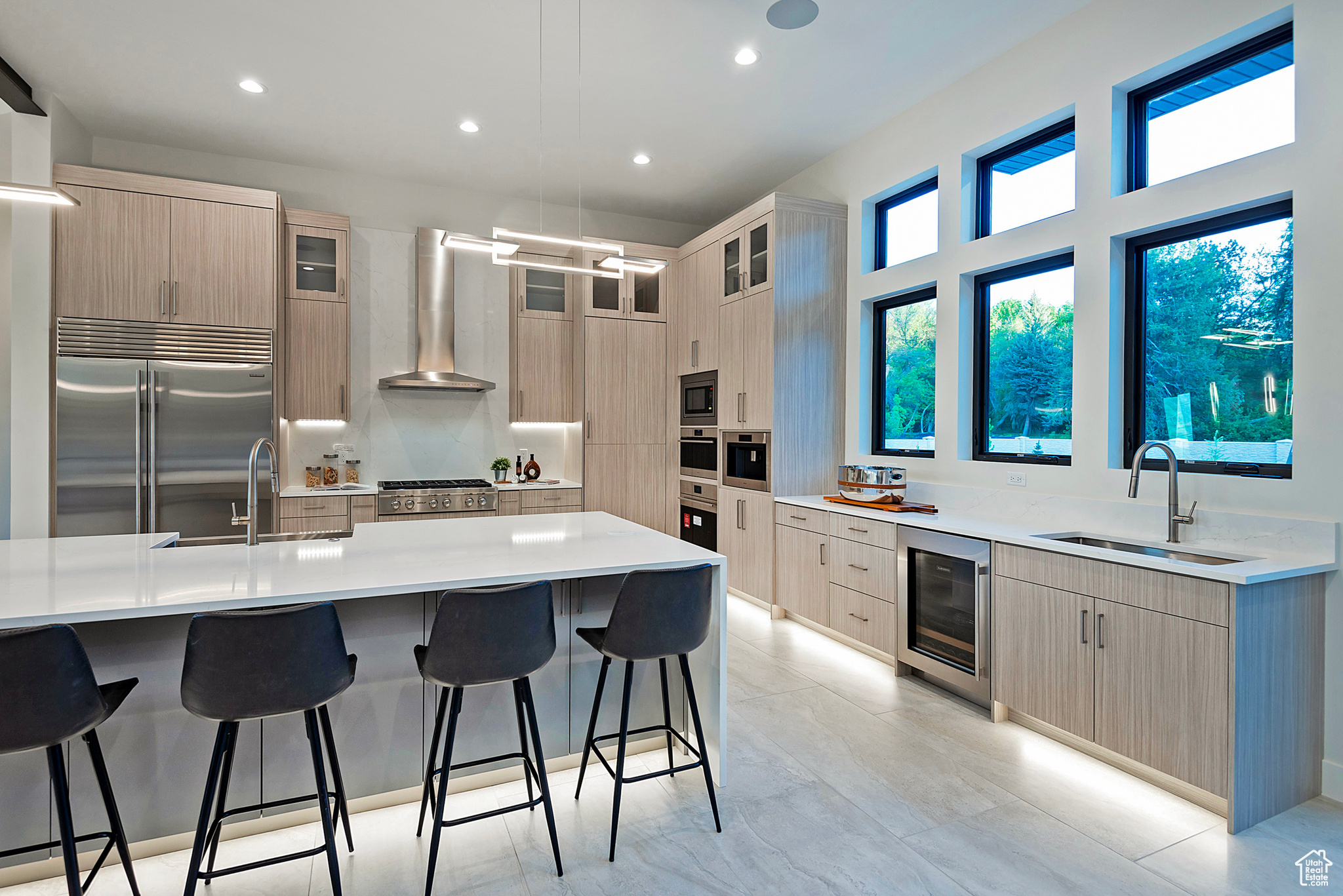 CREEKSIDE - Residential