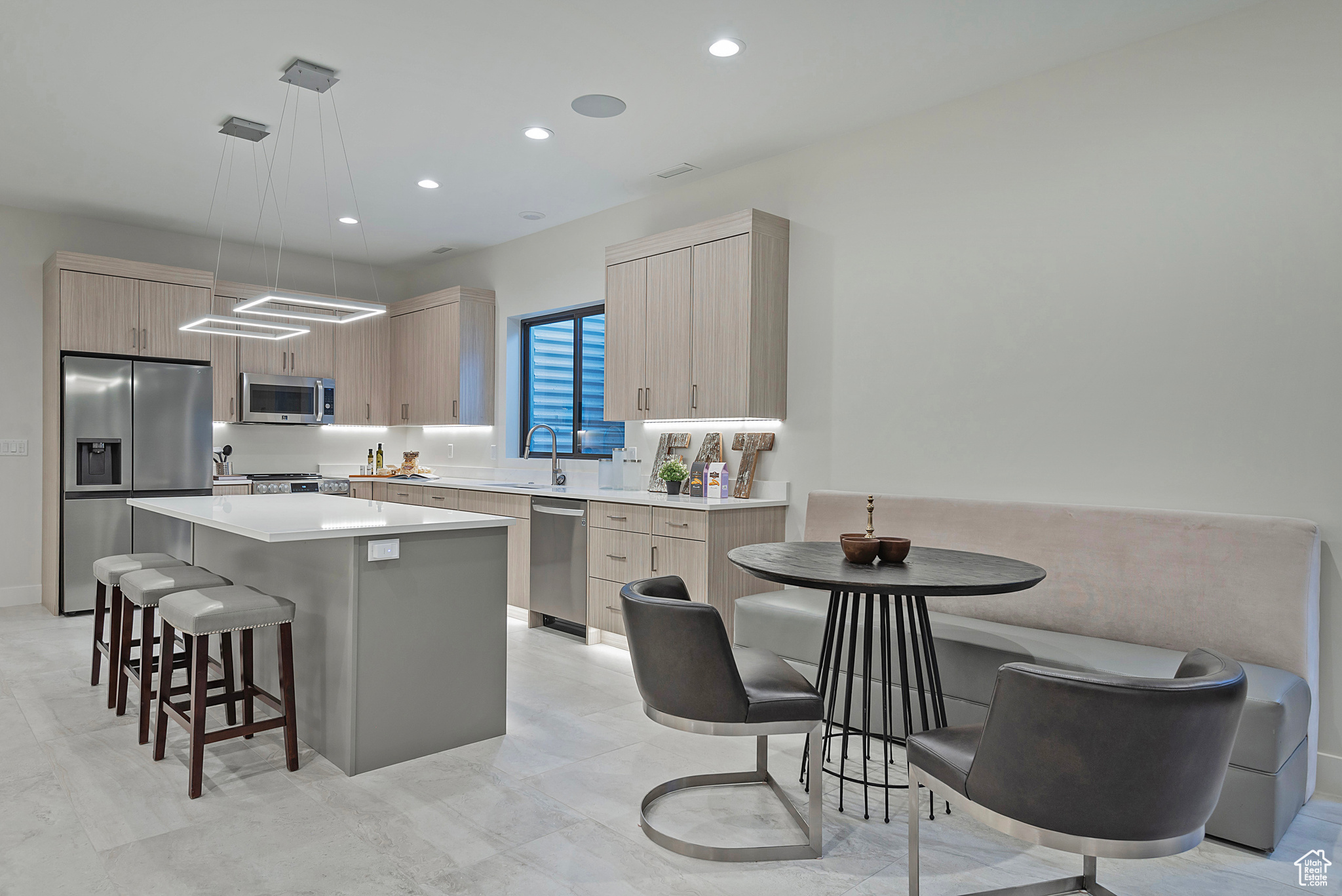 CREEKSIDE - Residential