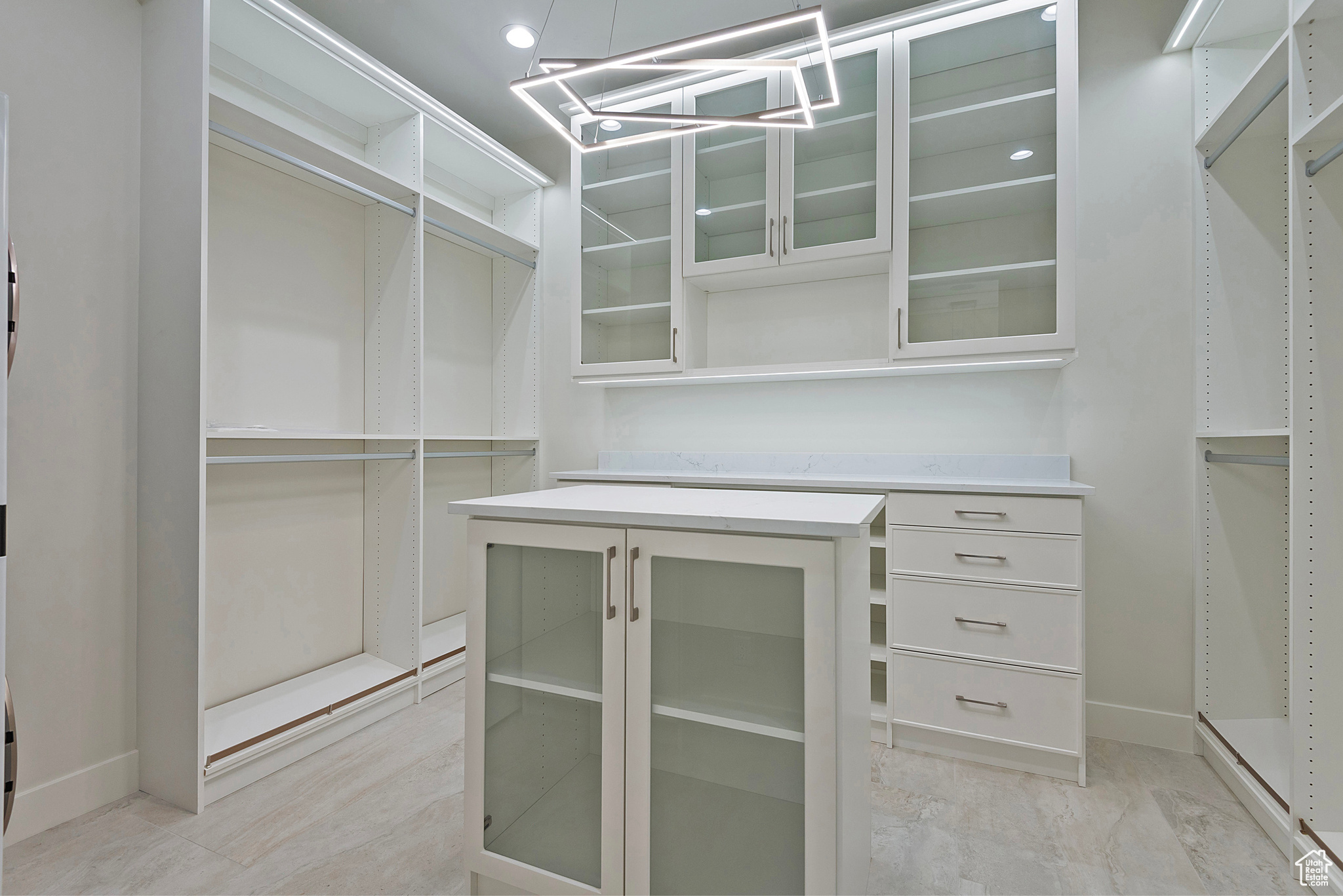 CREEKSIDE - Residential