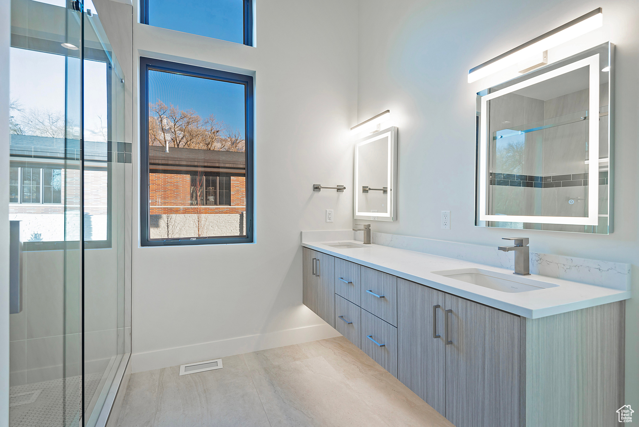 CREEKSIDE - Residential