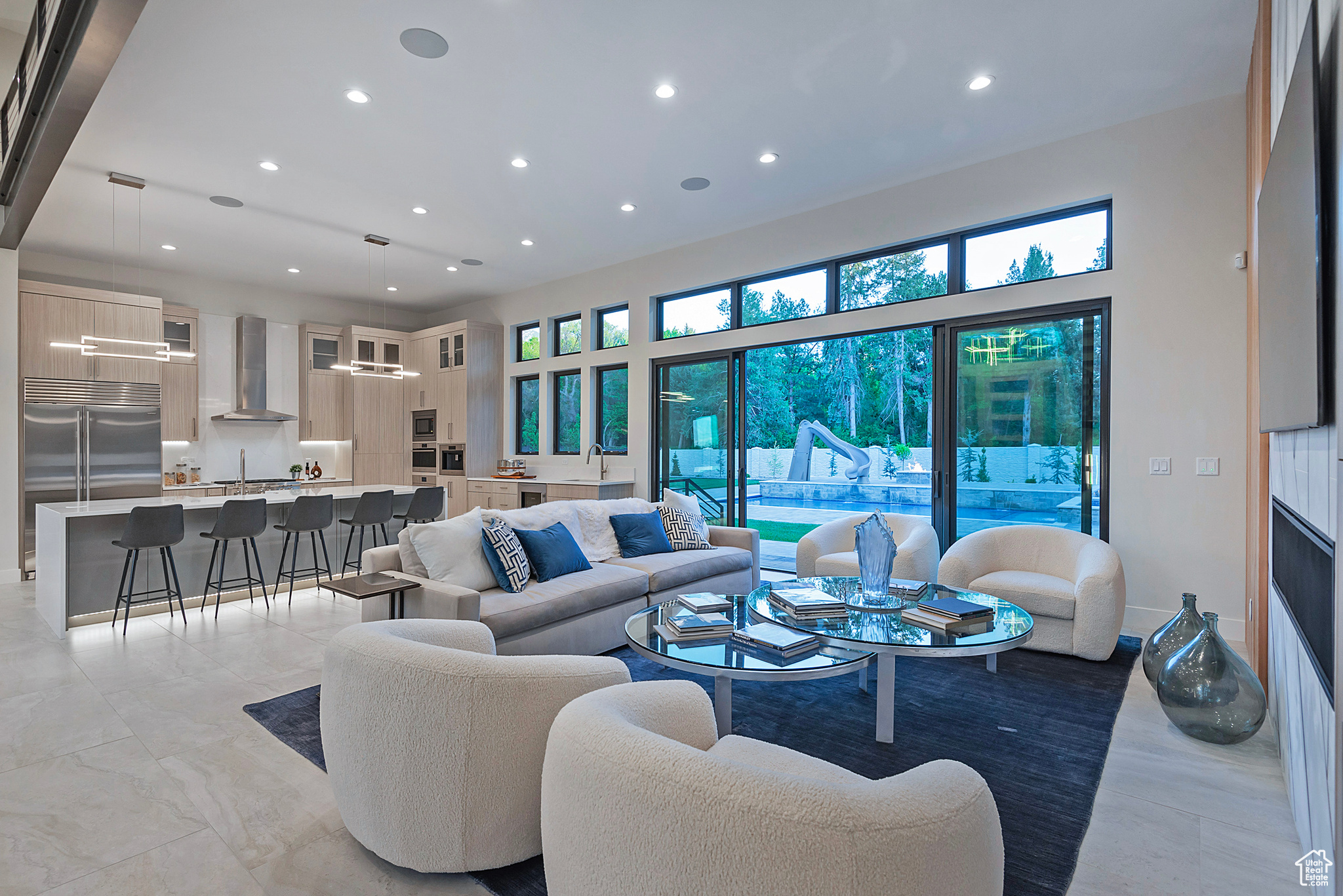 CREEKSIDE - Residential